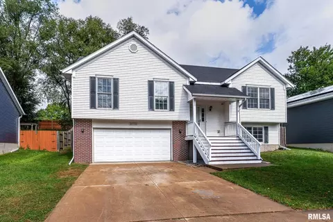 2110 W 57th St, Davenport, IA 52806
