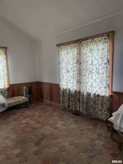 6768 E Grand, Dix, IL 62830 photo 7