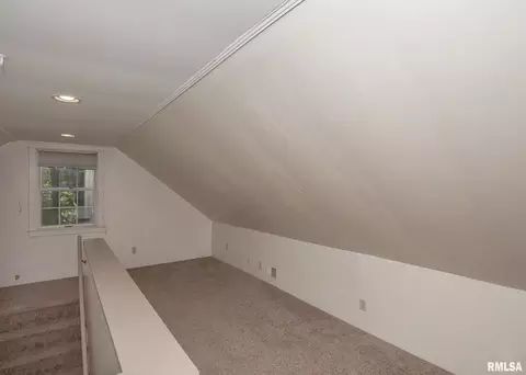 910 37th St, Moline, IL 61265 photo 30