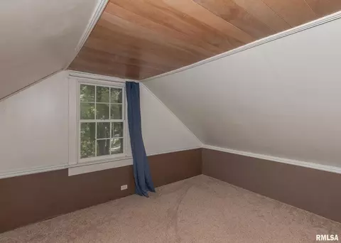 910 37th St, Moline, IL 61265 photo 33