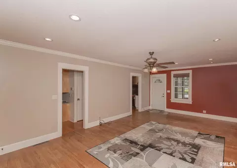910 37th St, Moline, IL 61265 photo 19