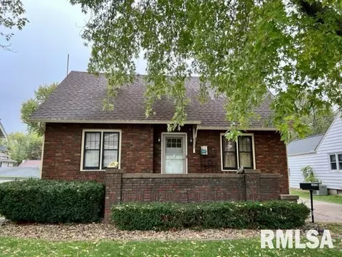 1419 N 4th St, Clinton, IA 52732