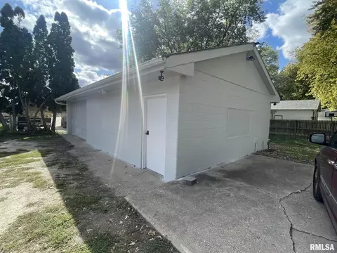 609 E 2nd St, Kewanee, IL 61443 photo 15