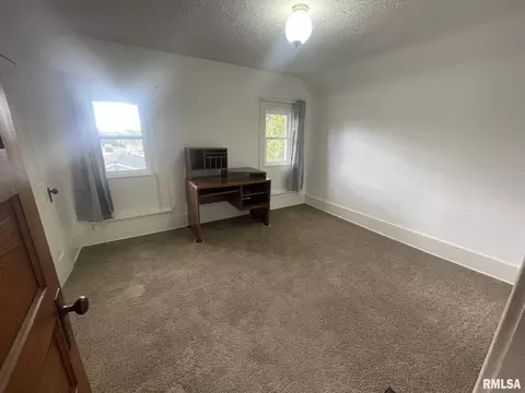 609 E 2nd St, Kewanee, IL 61443 photo 11