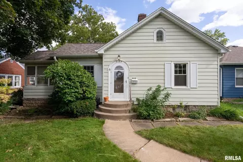 3109 Farnam St, Davenport, IA 52803