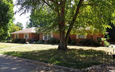 1306 Springdale S St, Quincy, IL 62305