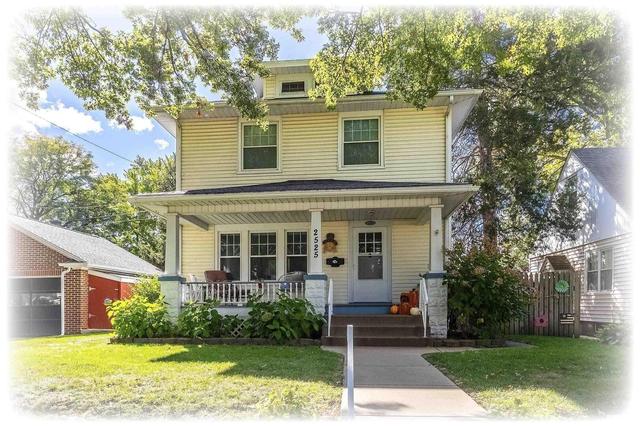 2525 E 18th St, Davenport, IA 52803