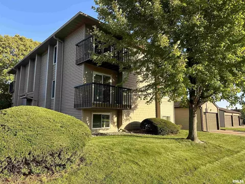 1822 53rd St #12, Moline, IL 61265