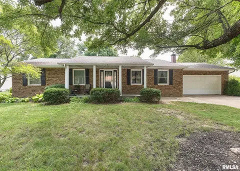 714 Cardinal Ct, Geneseo, IL 61254