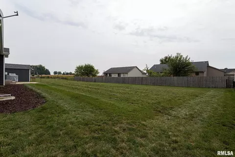 345 Hillside Dr, Eldridge, IA 52748 photo 30