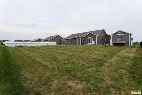 345 Hillside Dr, Eldridge, IA 52748 photo 34
