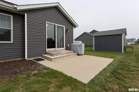 345 Hillside Dr, Eldridge, IA 52748 photo 31