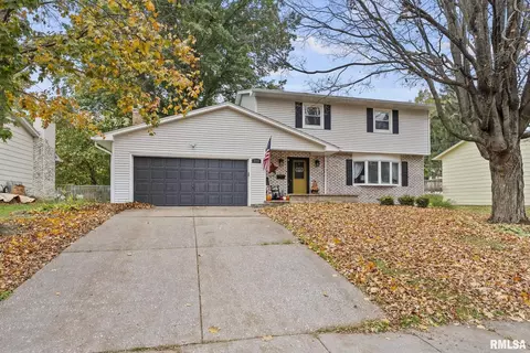 2319 E 29th St, Davenport, IA 52803