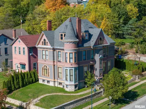 604 Gaines St, Davenport, IA 52802