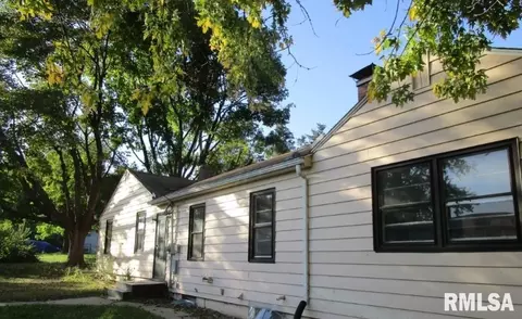 1235 1st Ave, Clinton, IA 52732