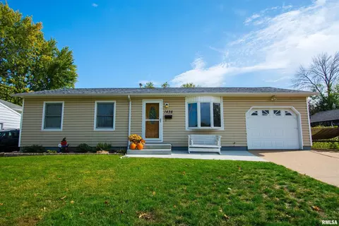 1438 18th Ave, Camanche, IA 52730