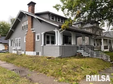 1238 12th St, Rock Island, IL 61201