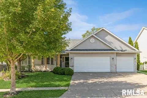 5828 Heather Ave, Davenport, IA 52807