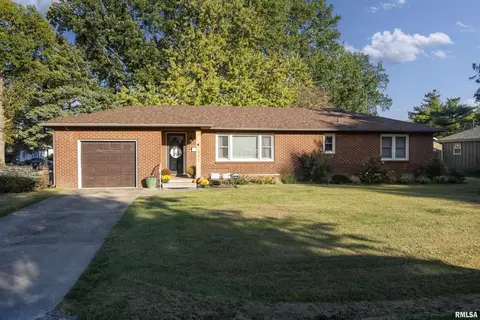 501 S 1st St, Marion, IL 62959