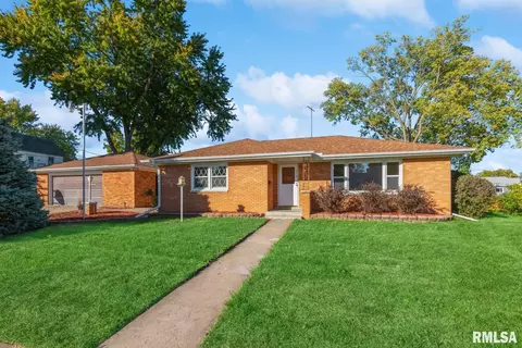 110 30th Ave N, Clinton, IA 52732