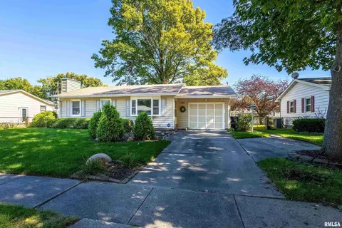 3711 N Linwood Ave, Davenport, IA 52806