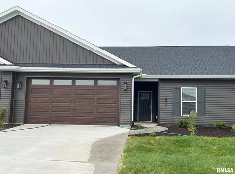 426 N 3rd Ave, Eldridge, IA 52748