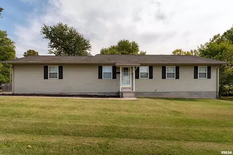 200 S Maple St, Carterville, IL 62918