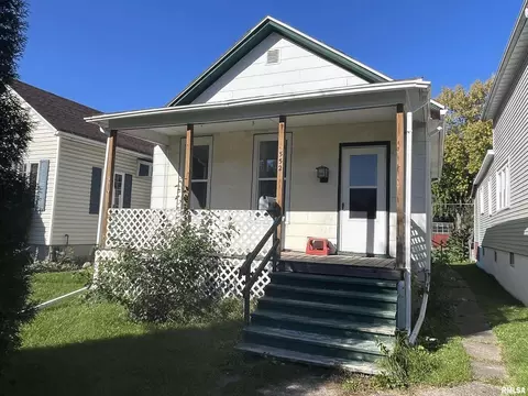 552 S 6th Ave, Clinton, IA 52732