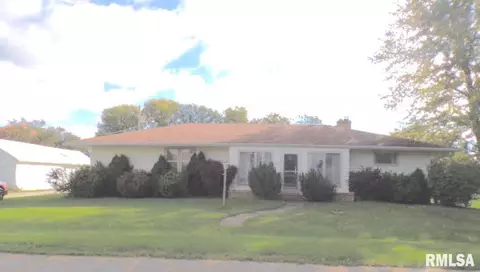488 W 4th St, Woodhull, IL 61490