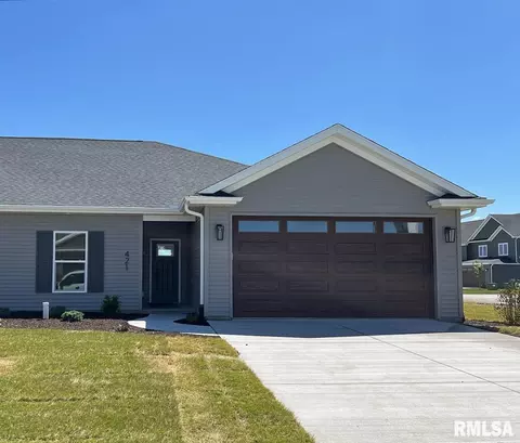 421 N 3rd Ave, Eldridge, IA 52748