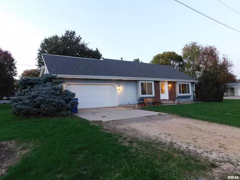 1102 Cherry St, Albany, IL 61230