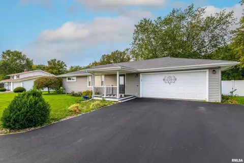 235 E 7th St, Woodhull, IL 61490