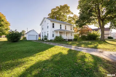 210 Edgington St, Reynolds, IL 61279