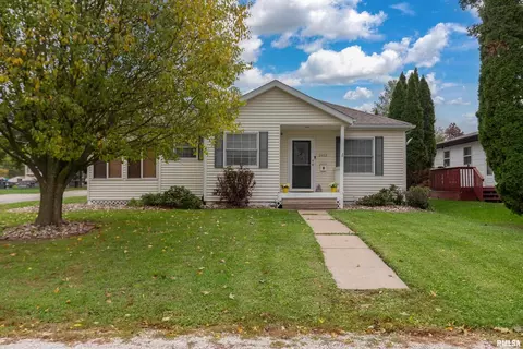 2402 2nd St, East Moline, IL 61244