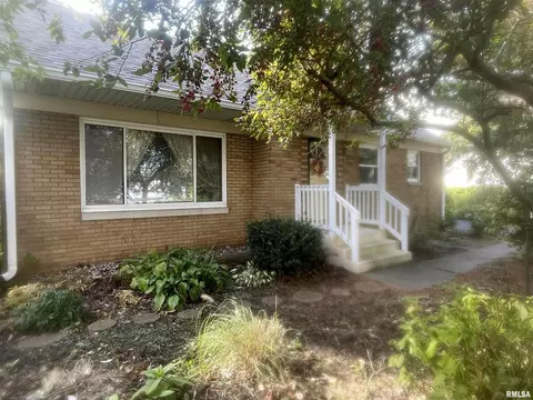2816 20th Ave, Rock Island, IL 61201