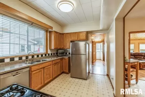 2904 12th Ave, Moline, IL 61265 photo 8