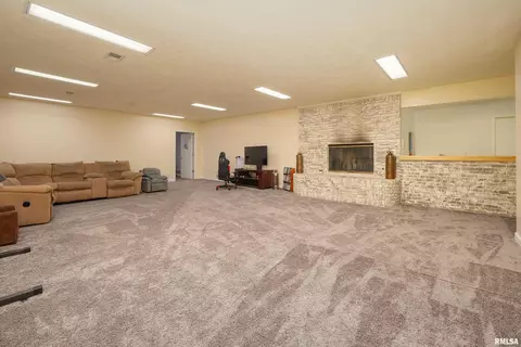3714 37th Ave, Moline, IL 61265 photo 34