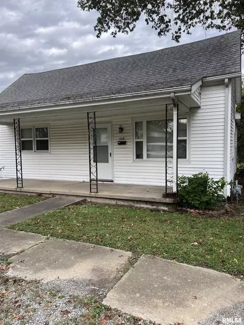 608 S 18th St, Herrin, IL 62948
