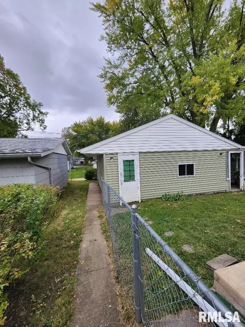 217 Pine St, Morrison, IL 61270 photo 4