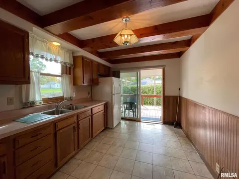 2422 45th St, Moline, IL 61265 photo 9