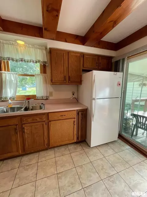 2422 45th St, Moline, IL 61265 photo 10