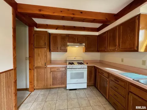 2422 45th St, Moline, IL 61265 photo 7