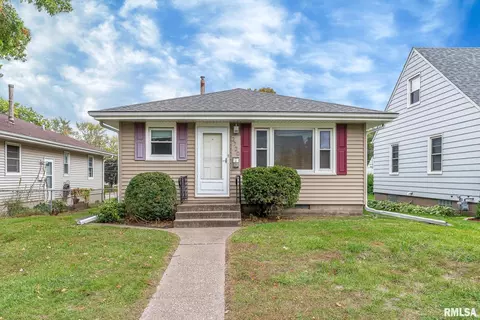 2729 Bridge Ave, Davenport, IA 52803