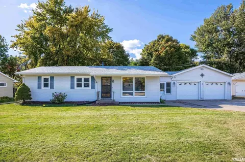 1404 Devils Glen Rd, Bettendorf, IA 52722