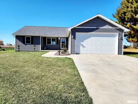 626 S State Rd, Mendon, IL 62351