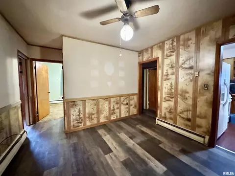 1902 34th St, Moline, IL 61265 photo 8