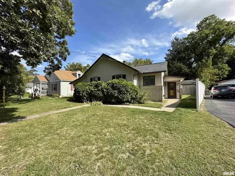 1902 34th St, Moline, IL 61265 photo 2