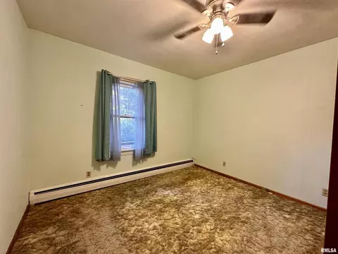 1902 34th St, Moline, IL 61265 photo 11