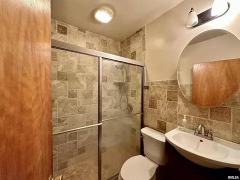 1902 34th St, Moline, IL 61265 photo 15
