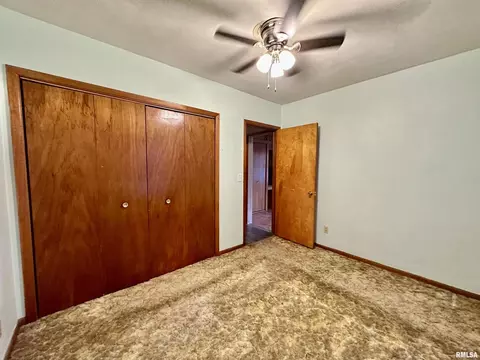 1902 34th St, Moline, IL 61265 photo 12